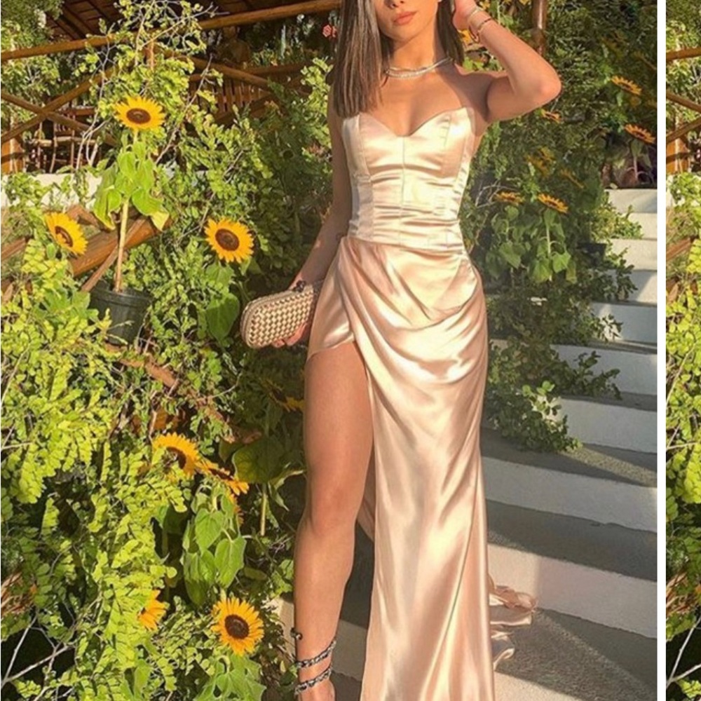 Never worn prom dress: custom size: 30.5 in bust, 23.5 in waist, 35.5 in hip